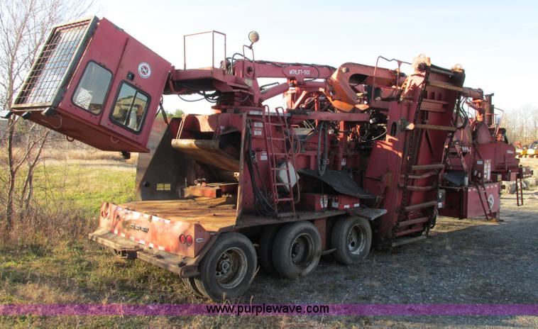 image for item E5178 2005 Morbark 2755 flail chiparvestor