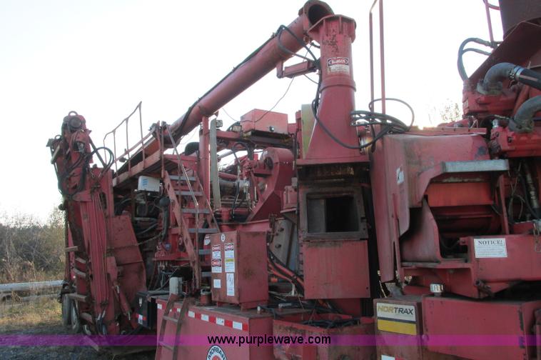 image for item E5178 2005 Morbark 2755 flail chiparvestor