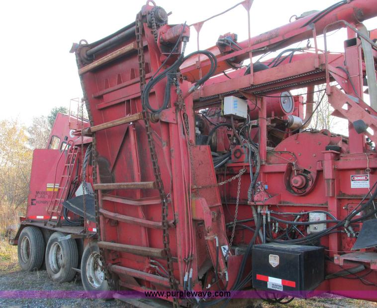 image for item E5178 2005 Morbark 2755 flail chiparvestor