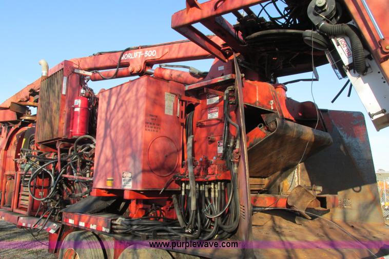 image for item E5178 2005 Morbark 2755 flail chiparvestor