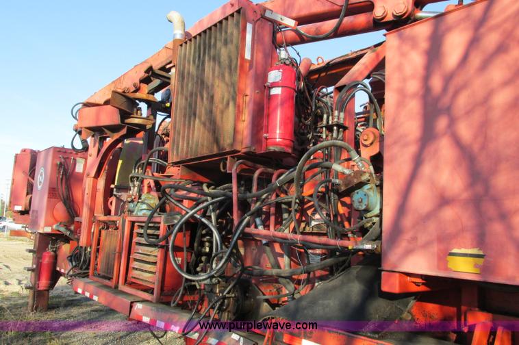 image for item E5178 2005 Morbark 2755 flail chiparvestor