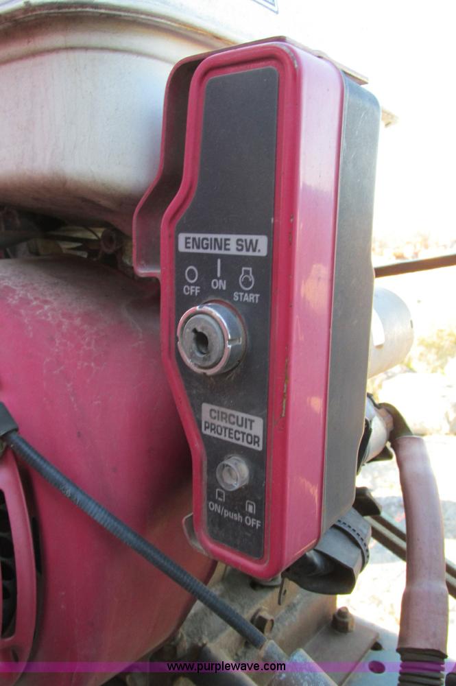 image for item E5178 2005 Morbark 2755 flail chiparvestor