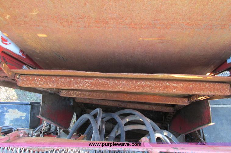 image for item E5178 2005 Morbark 2755 flail chiparvestor