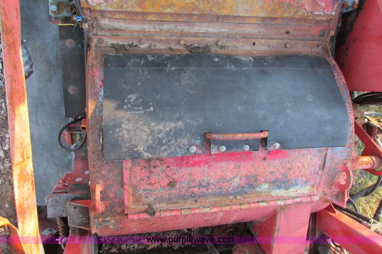 image for item E5178 2005 Morbark 2755 flail chiparvestor