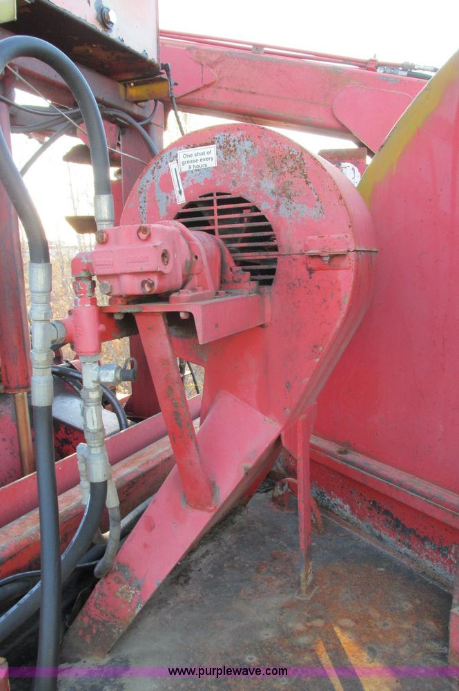 image for item E5178 2005 Morbark 2755 flail chiparvestor