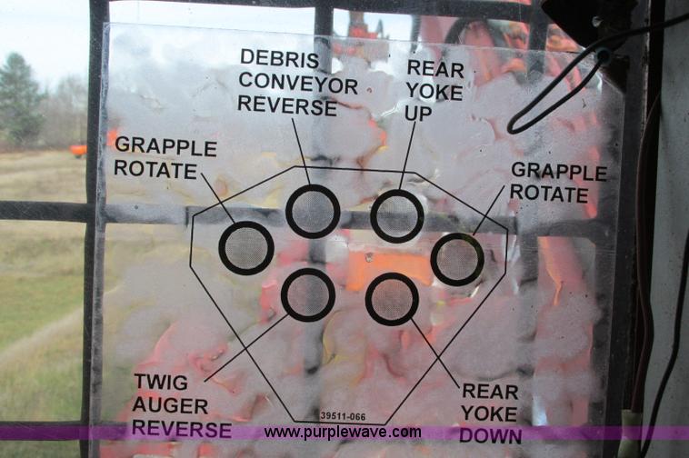 image for item E5178 2005 Morbark 2755 flail chiparvestor