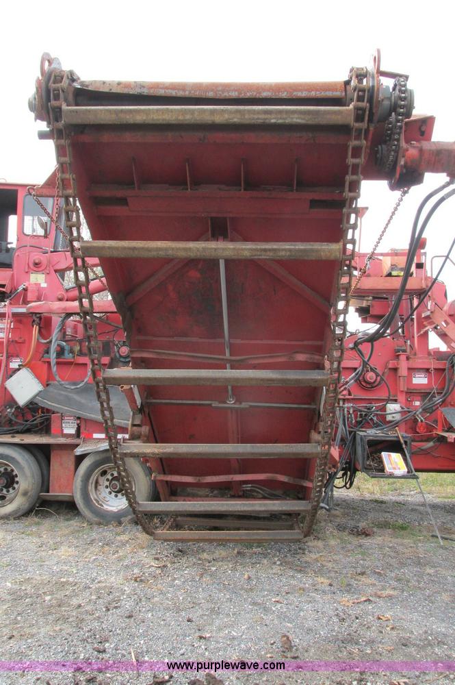 image for item E5178 2005 Morbark 2755 flail chiparvestor