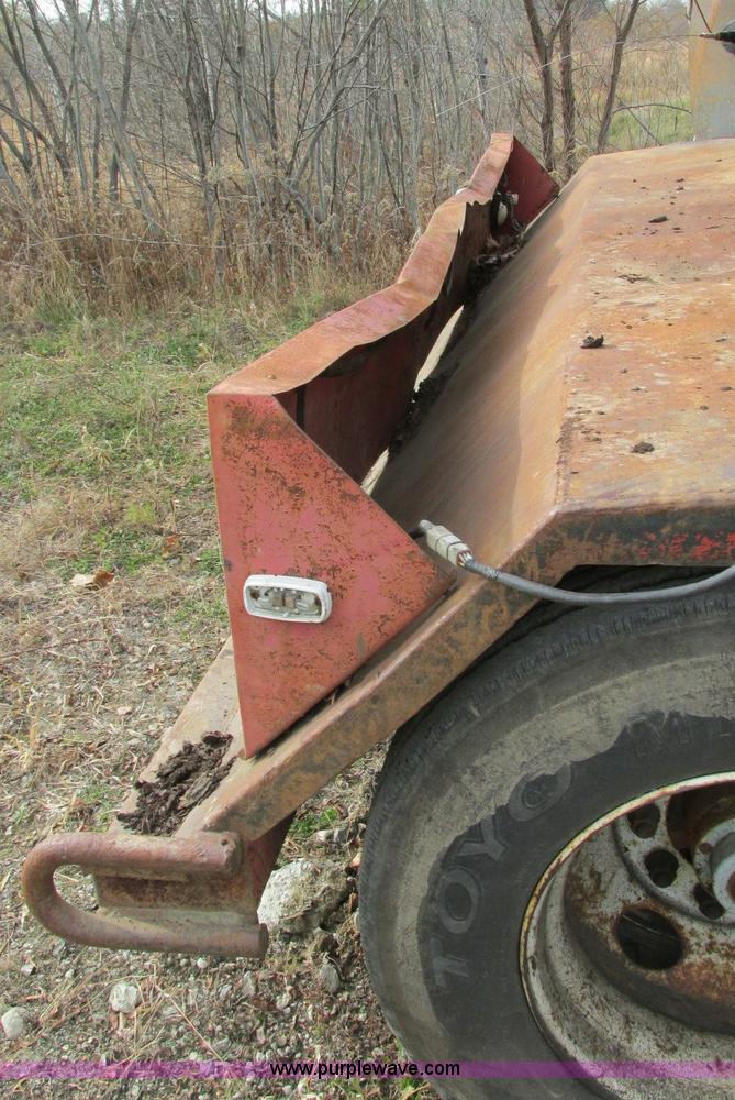 image for item E5178 2005 Morbark 2755 flail chiparvestor