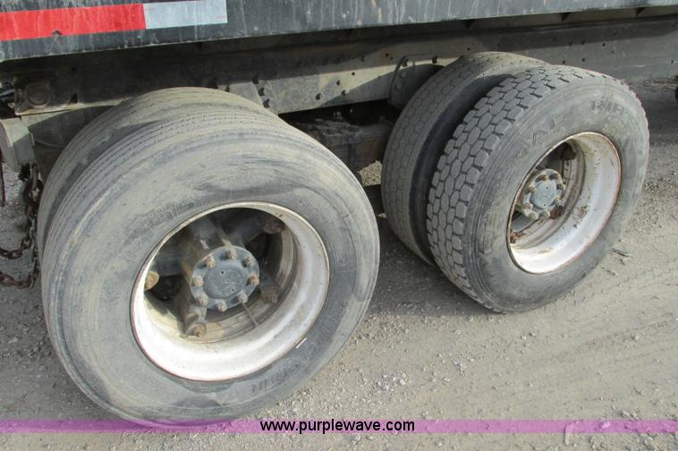 image for item E5221 1984 Ford LT8000 dump truck