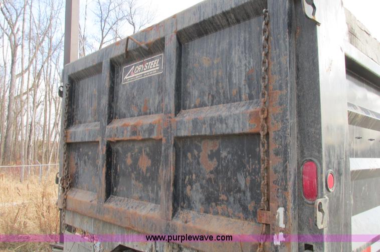 image for item E5221 1984 Ford LT8000 dump truck