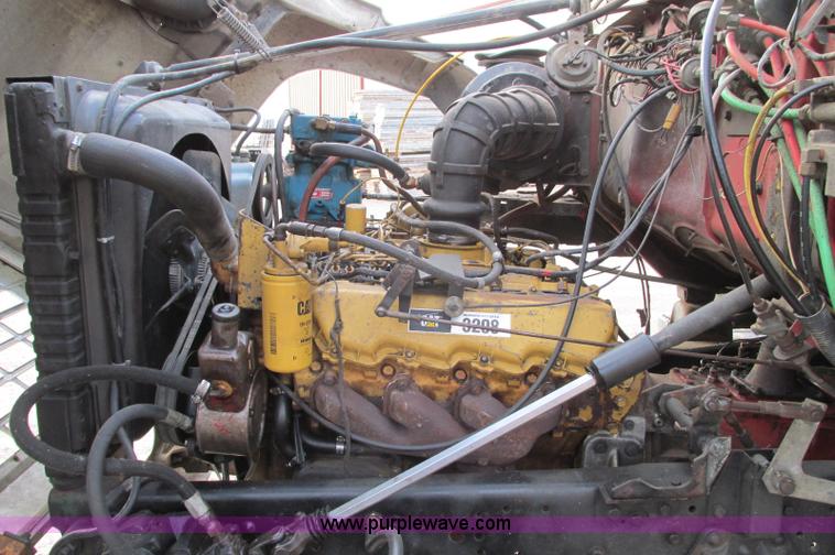 image for item E5221 1984 Ford LT8000 dump truck