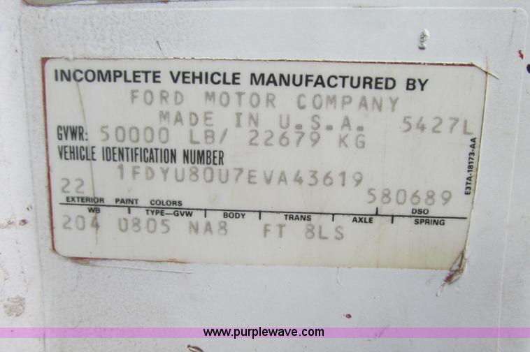 image for item E5221 1984 Ford LT8000 dump truck