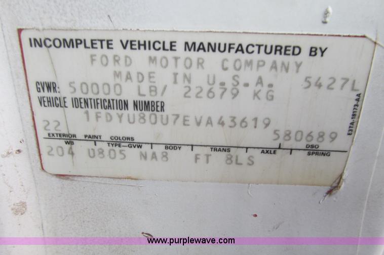 image for item E5221 1984 Ford LT8000 dump truck