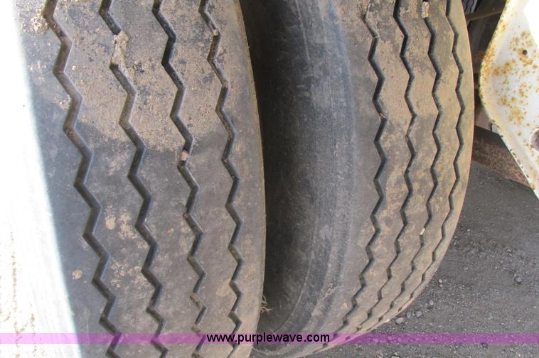 image for item E5229 1981 Timpte Super Hopper bottom dump trailer