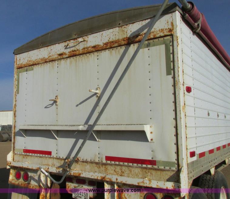 image for item E5229 1981 Timpte Super Hopper bottom dump trailer