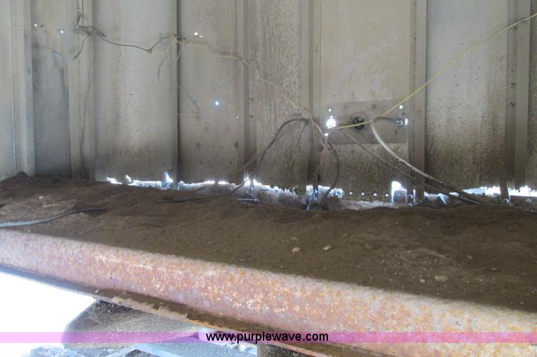 image for item E5229 1981 Timpte Super Hopper bottom dump trailer