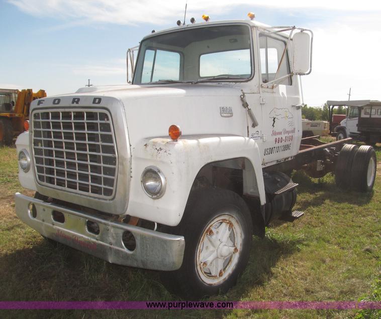 image for item F7150 1973 Ford 902 cab and chassis