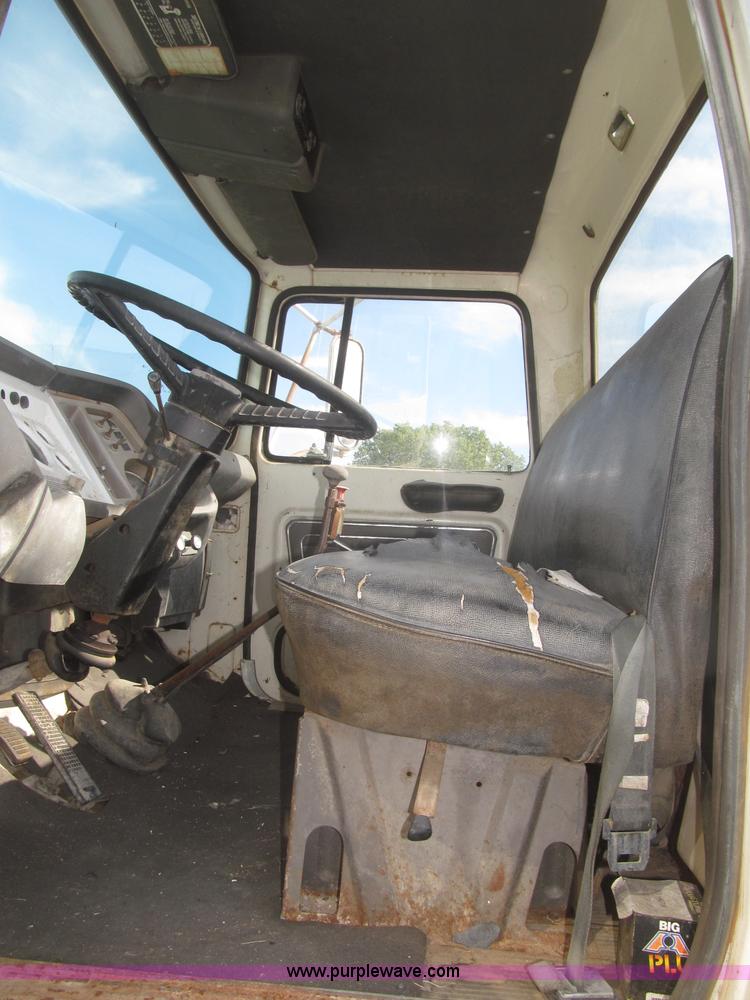 image for item F7150 1973 Ford 902 cab and chassis