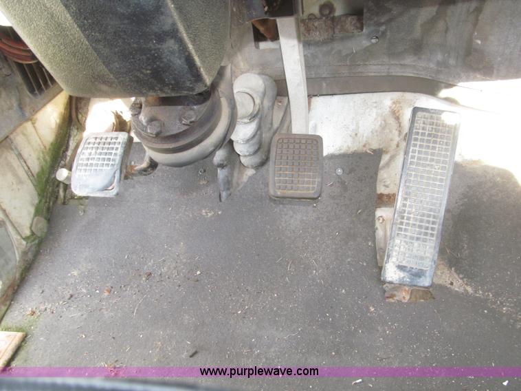 image for item F7150 1973 Ford 902 cab and chassis