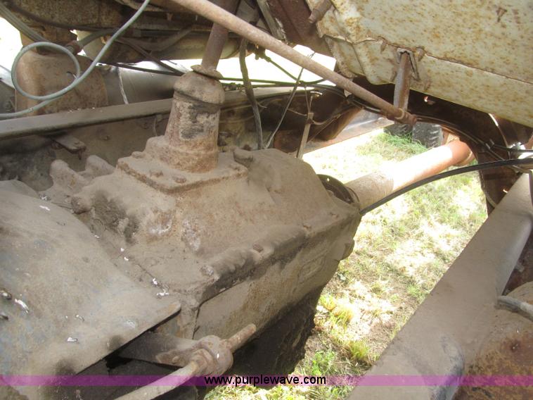 image for item F7150 1973 Ford 902 cab and chassis