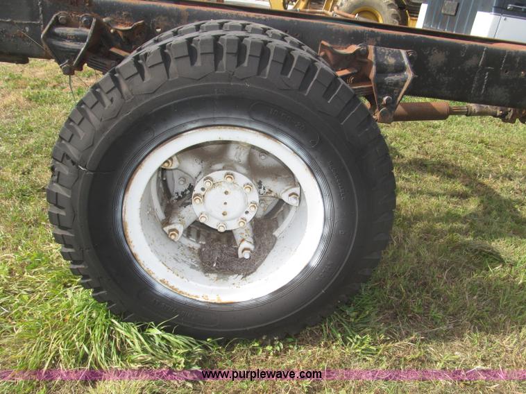 image for item F7150 1973 Ford 902 cab and chassis