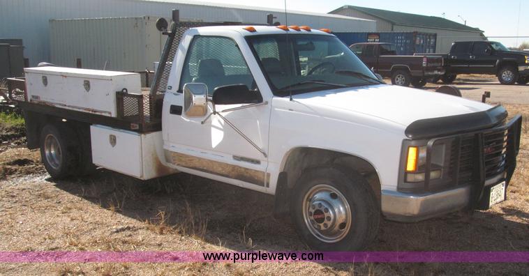 image for item F7189 1997 GMC Sierra 3500 SL flatbed truck