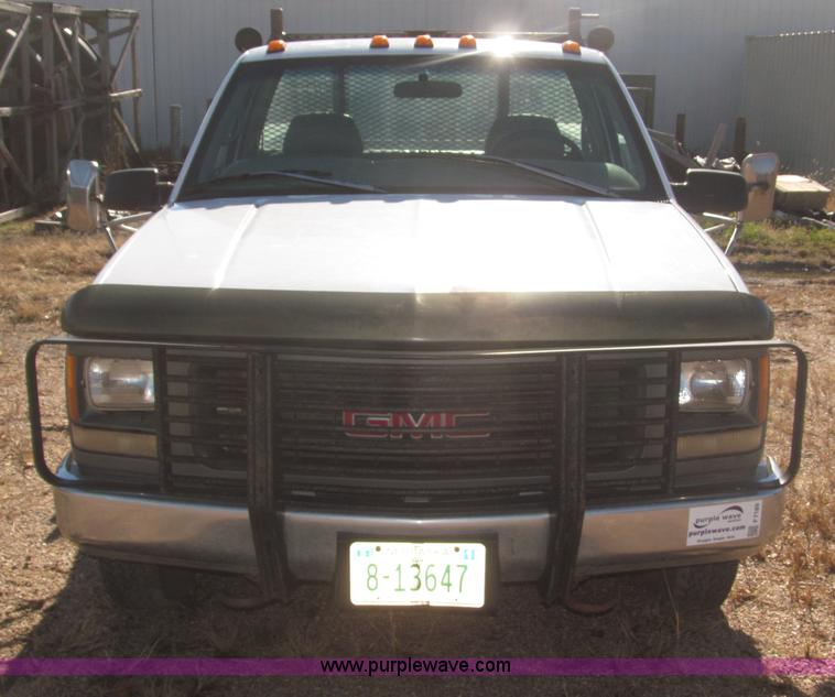 image for item F7189 1997 GMC Sierra 3500 SL flatbed truck