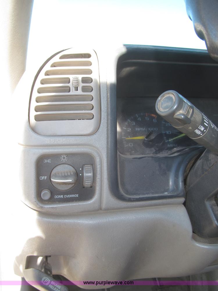 image for item F7189 1997 GMC Sierra 3500 SL flatbed truck