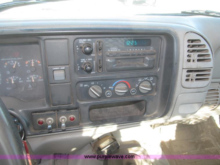 image for item F7189 1997 GMC Sierra 3500 SL flatbed truck