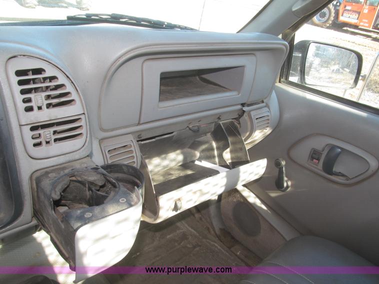 image for item F7189 1997 GMC Sierra 3500 SL flatbed truck