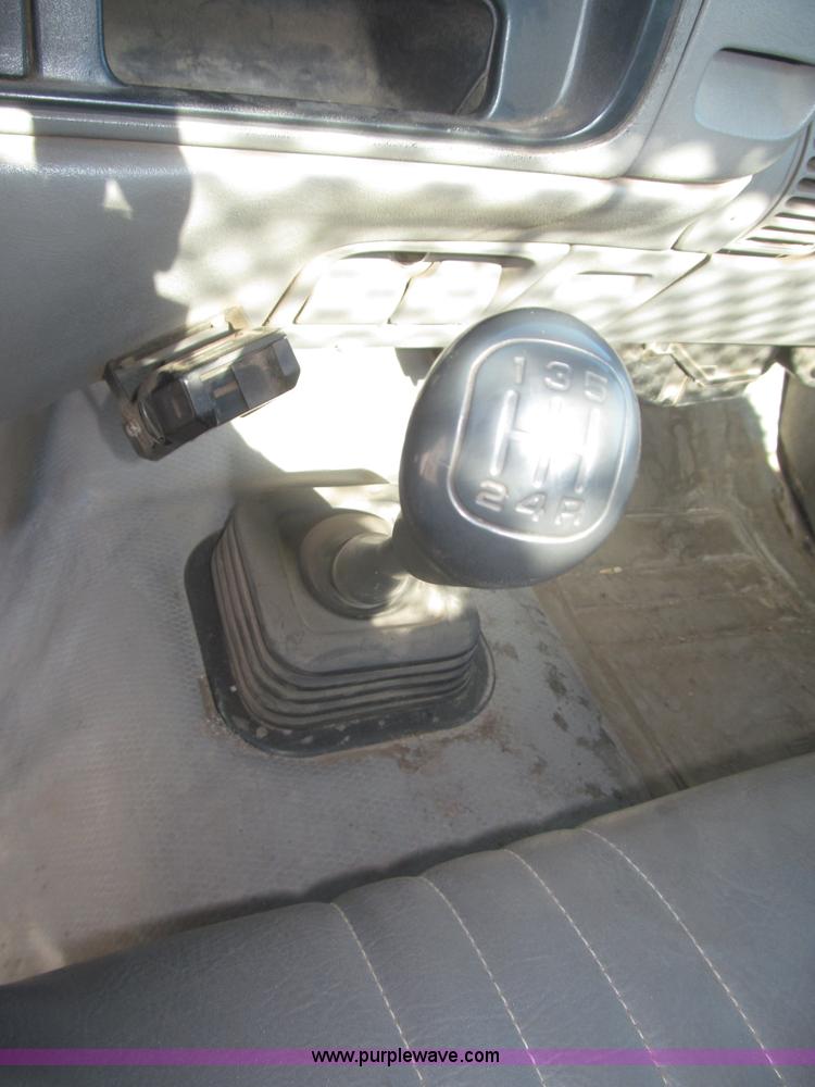 image for item F7189 1997 GMC Sierra 3500 SL flatbed truck