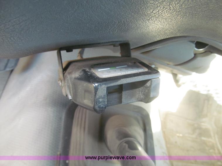 image for item F7189 1997 GMC Sierra 3500 SL flatbed truck