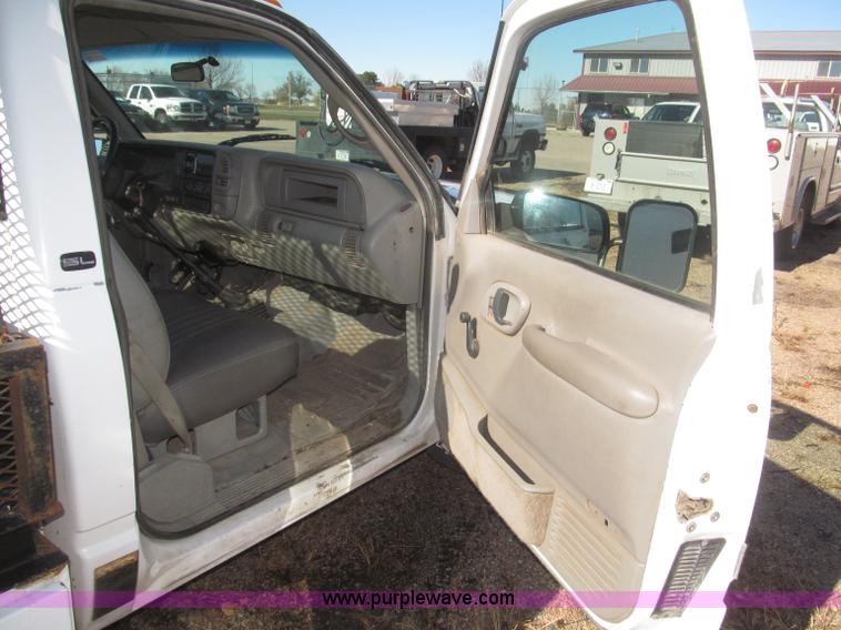 image for item F7189 1997 GMC Sierra 3500 SL flatbed truck