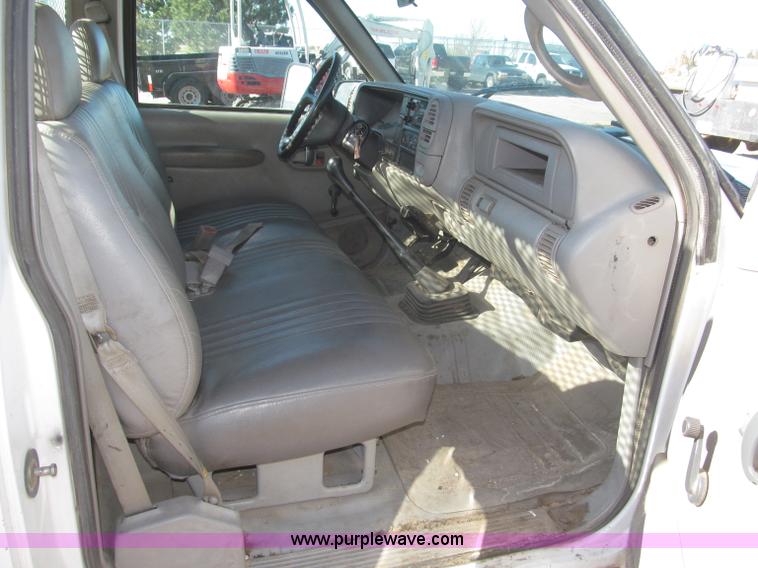 image for item F7189 1997 GMC Sierra 3500 SL flatbed truck