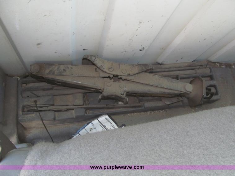 image for item F7189 1997 GMC Sierra 3500 SL flatbed truck