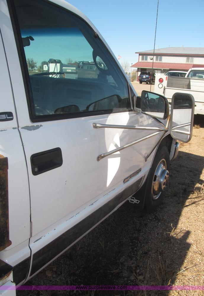 image for item F7189 1997 GMC Sierra 3500 SL flatbed truck