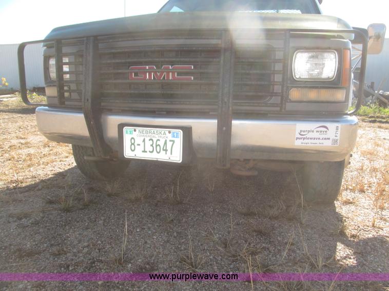 image for item F7189 1997 GMC Sierra 3500 SL flatbed truck