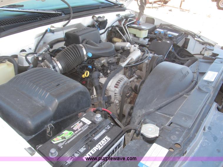 image for item F7189 1997 GMC Sierra 3500 SL flatbed truck