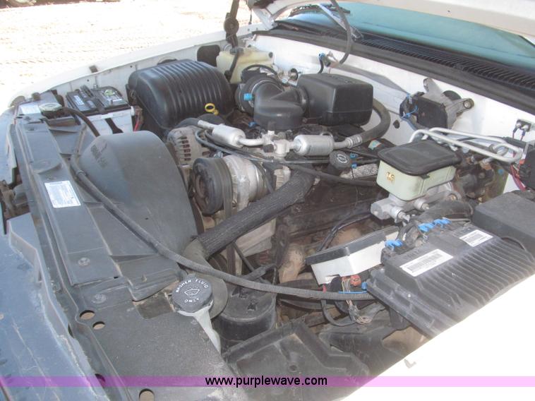 image for item F7189 1997 GMC Sierra 3500 SL flatbed truck