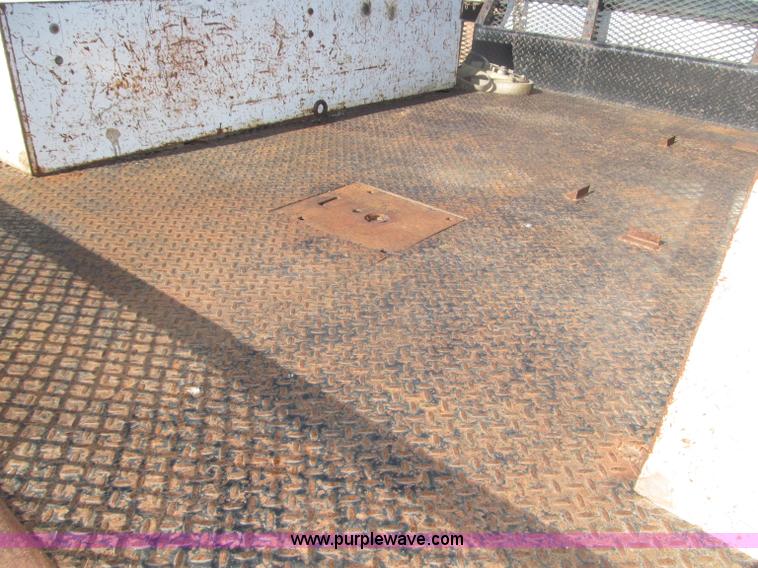 image for item F7189 1997 GMC Sierra 3500 SL flatbed truck