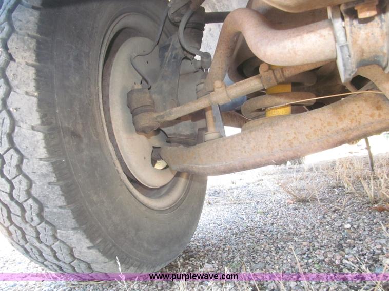 image for item F7189 1997 GMC Sierra 3500 SL flatbed truck