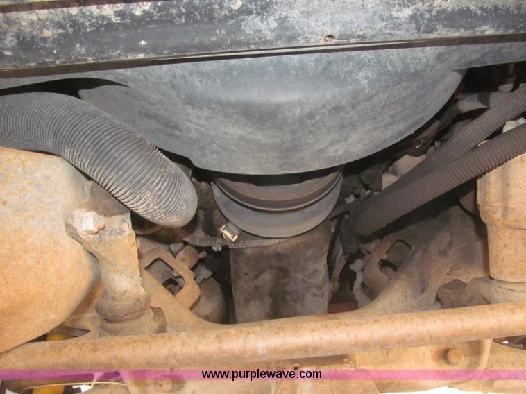 image for item F7189 1997 GMC Sierra 3500 SL flatbed truck