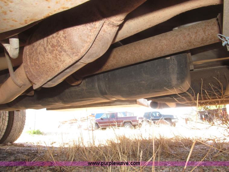 image for item F7189 1997 GMC Sierra 3500 SL flatbed truck