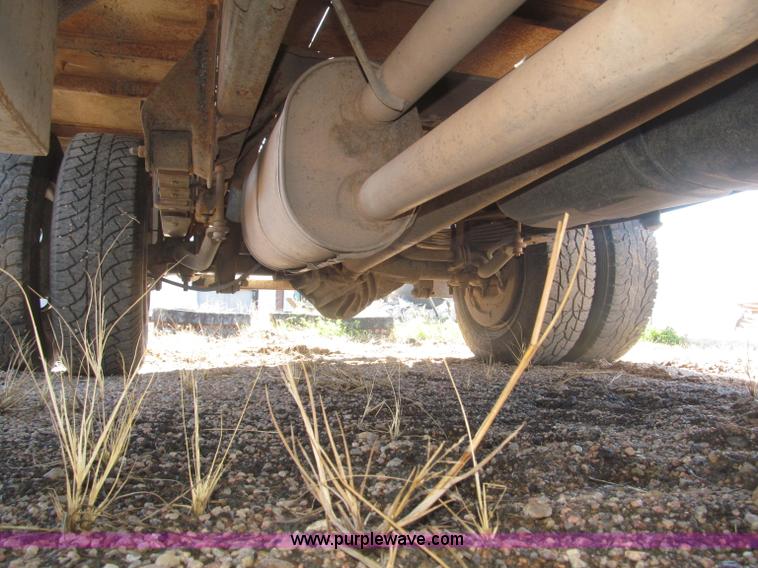 image for item F7189 1997 GMC Sierra 3500 SL flatbed truck