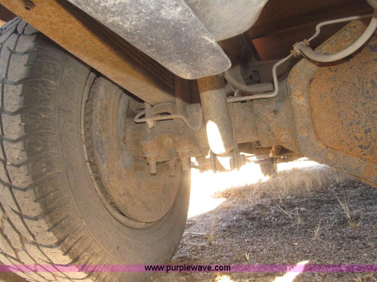 image for item F7189 1997 GMC Sierra 3500 SL flatbed truck