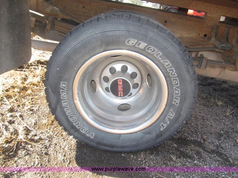 image for item F7189 1997 GMC Sierra 3500 SL flatbed truck