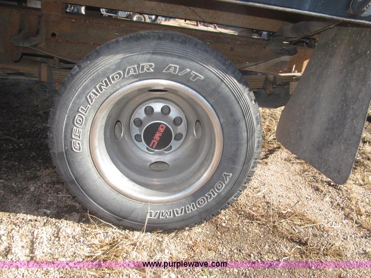 image for item F7189 1997 GMC Sierra 3500 SL flatbed truck