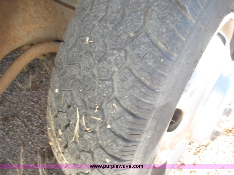 image for item F7189 1997 GMC Sierra 3500 SL flatbed truck