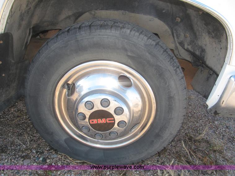 image for item F7189 1997 GMC Sierra 3500 SL flatbed truck