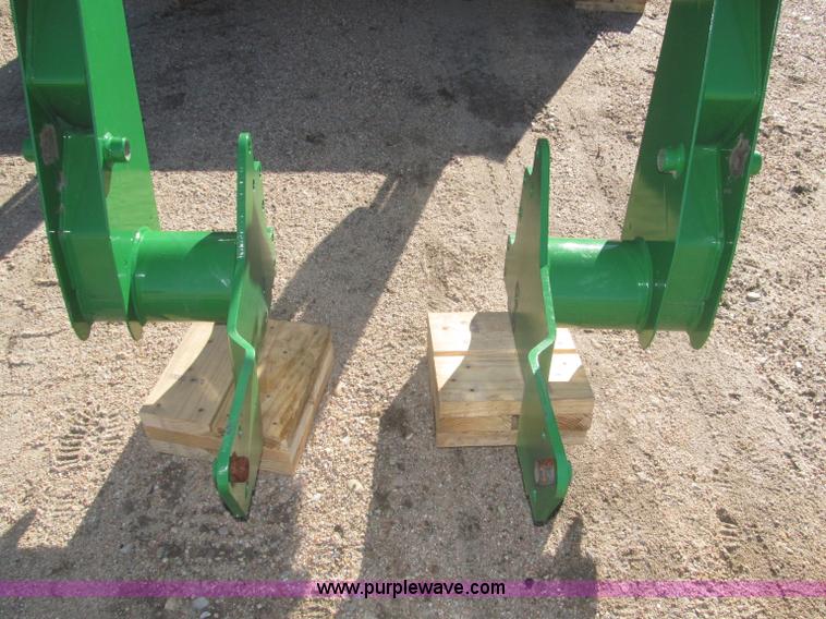 image for item F7190 2006 John Deere 512 loader attachment